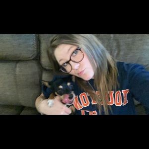 Meet your Posher, Avery